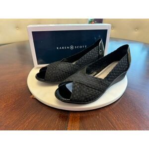 Yarelda Slip-On Wedge Sandals Black W Size 11 - NWT